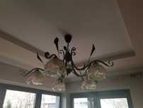 Żyrandole 2szt metaloplastyka i lampa stojaca