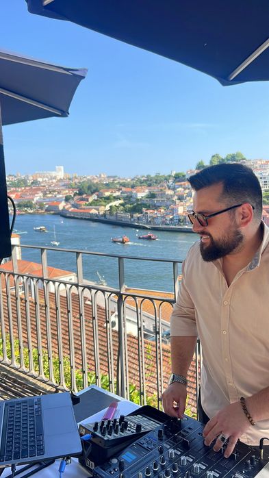 Serviço De DJ/Som e Luz