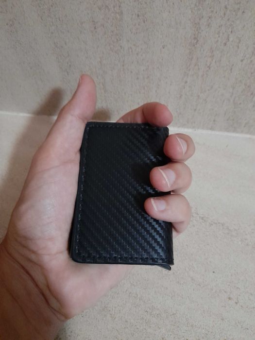 Carteira elegante com bloqueio contactless