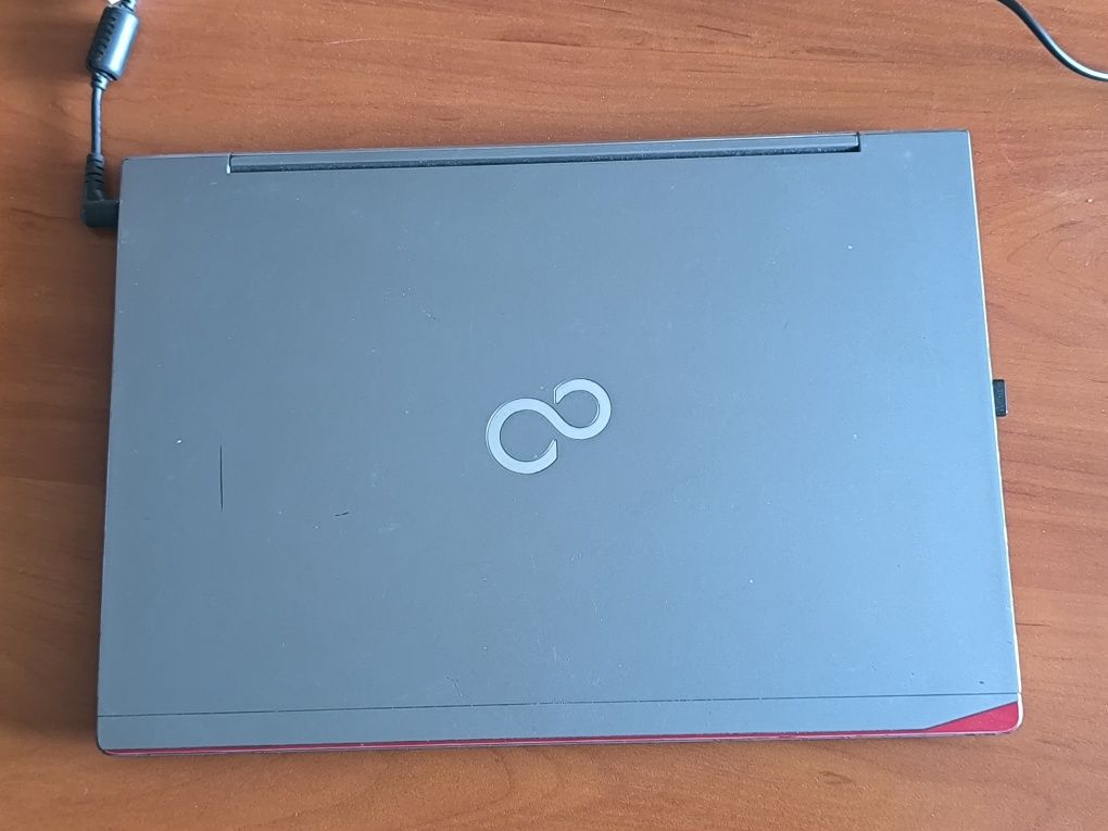 Sprzedam laptop Fujitsu parametry na zdjęciach