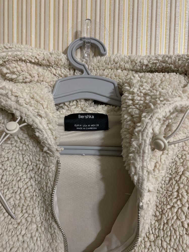 Кроп худі тедді Bershka р.M