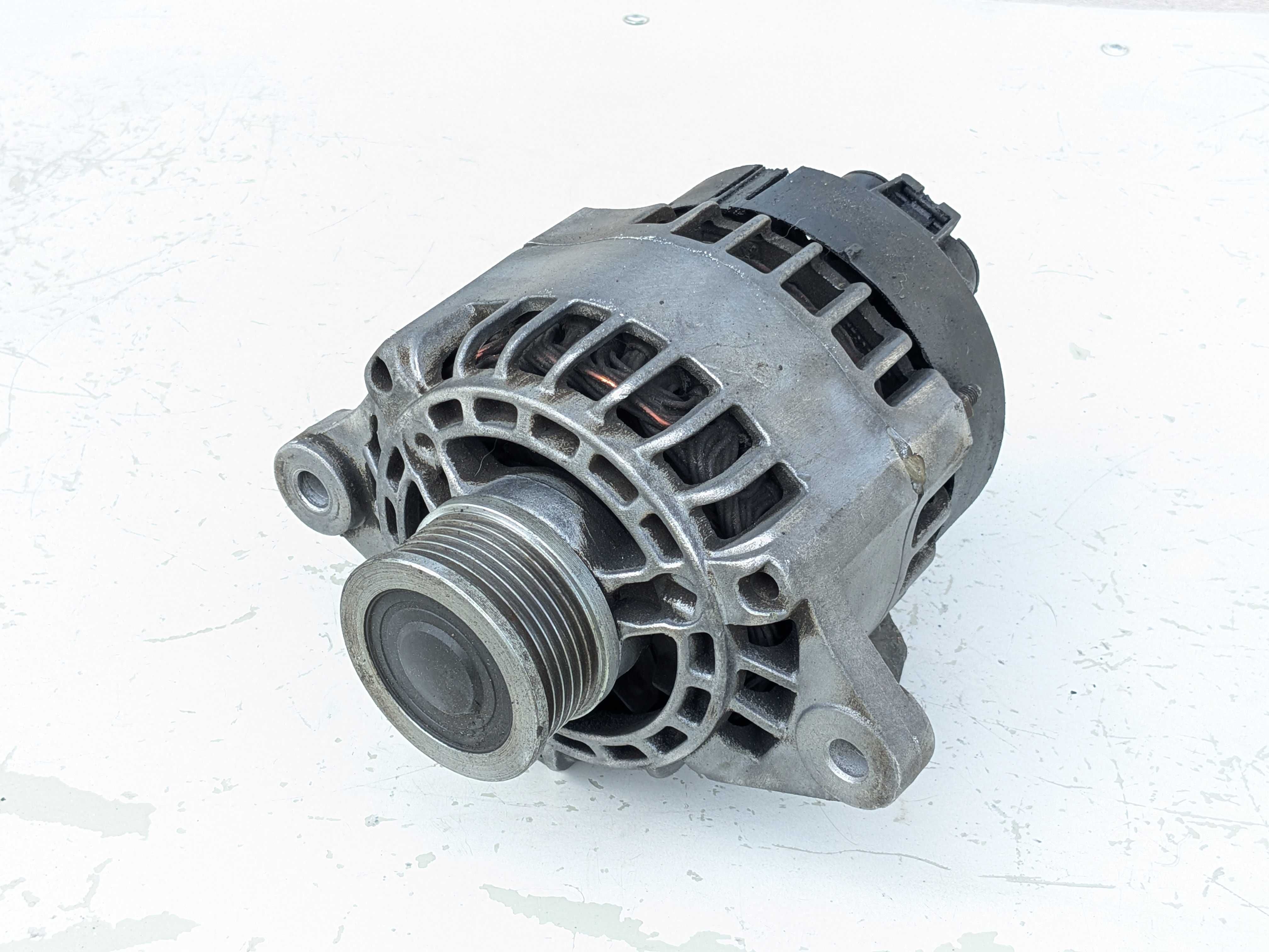 Генератор Fiat Doblo Bravo Marea Stilo 1.9JTD / Alfa Romeo 1.9/2.4JTD