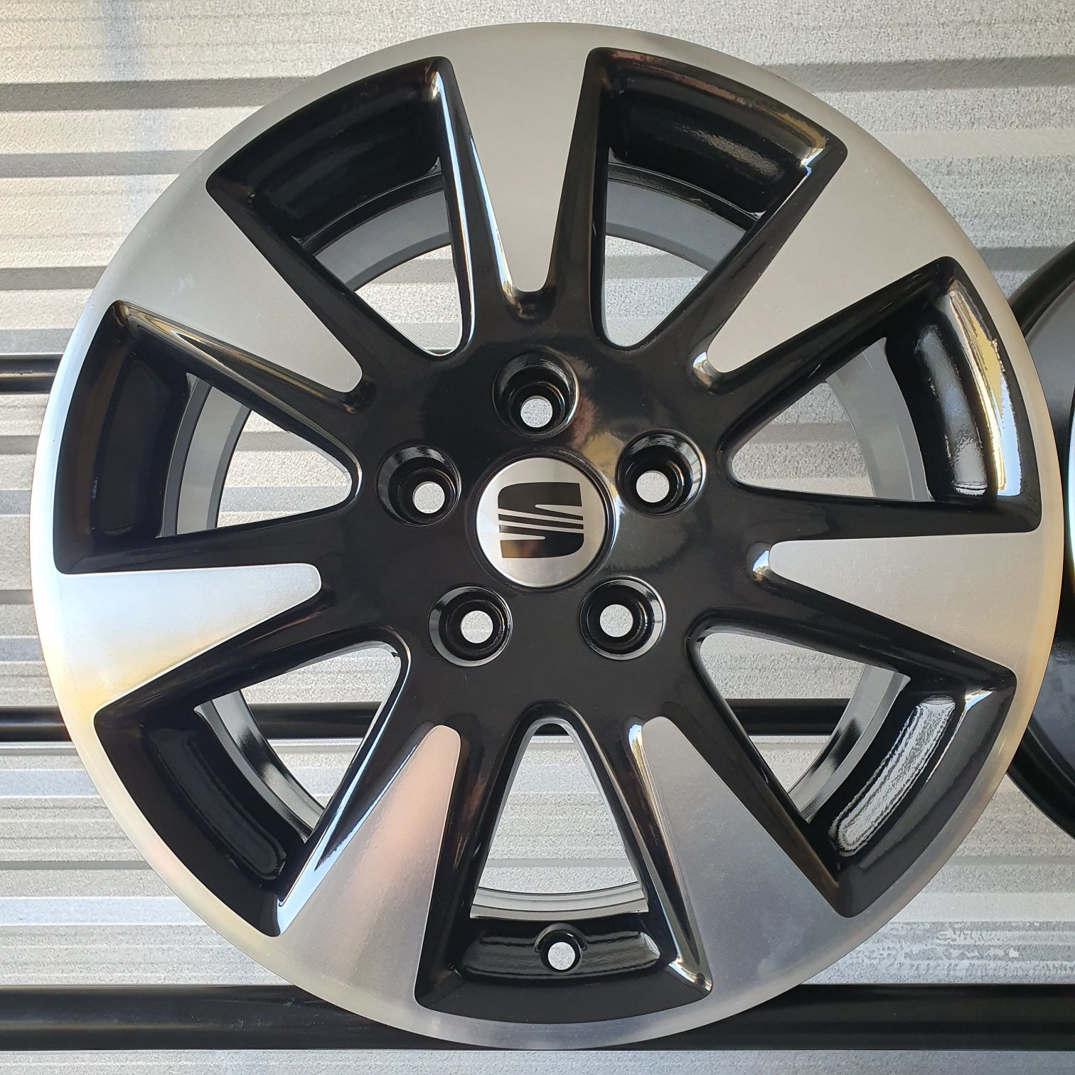 Audi Seat Skoda Vw 16" 5x112 Et45 7J