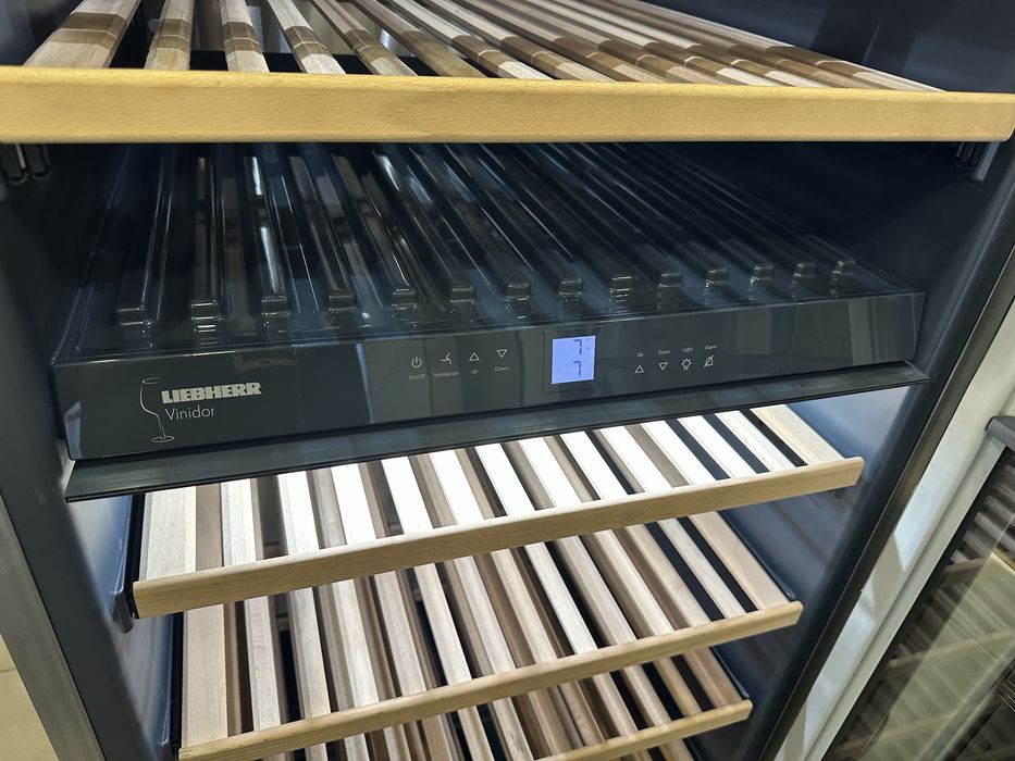 Liebherr WTes 5972 Холодильник для вина(Винна шафа) Лед світло.Сенсор