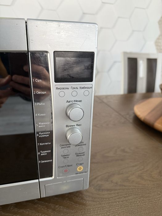Мікрохвильова піч Panasonic NN-GD577M LG mh 6387bs