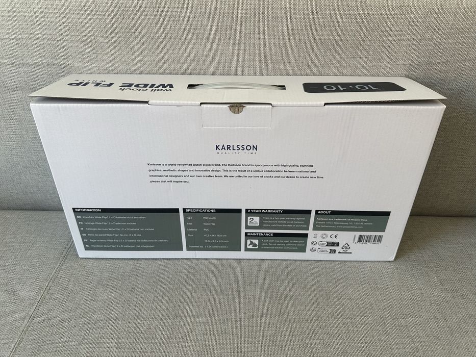 Karlsson Wide Flip - klapkowiec, zegar retro
