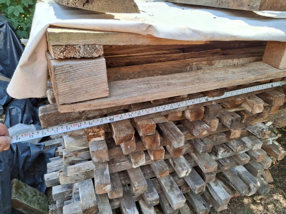 Drewno rozbiórkowe z dachu dwuspadowego