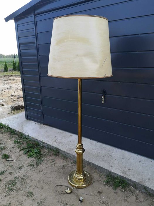 Stara lampa mosiężna