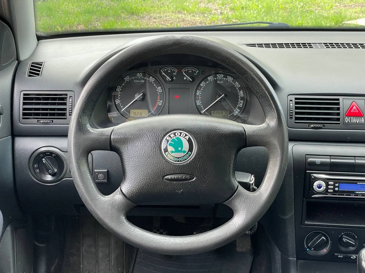 Skoda Octavia Combi Tour 1.6 MPI (ГБО) 2006 рік з Німеччини