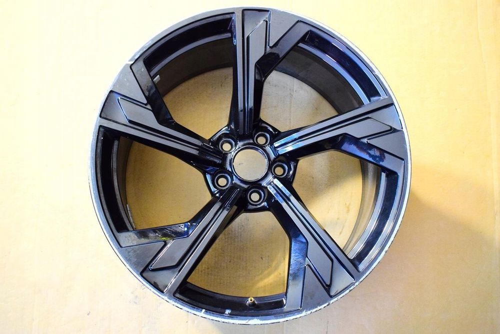 AUDI 20 ,,S-Line RS4 S4 A4 B9 8W0 Nowy Model Oryginał