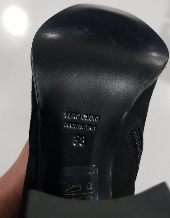 Bota de pele natural da marca Spaziomoda, nova