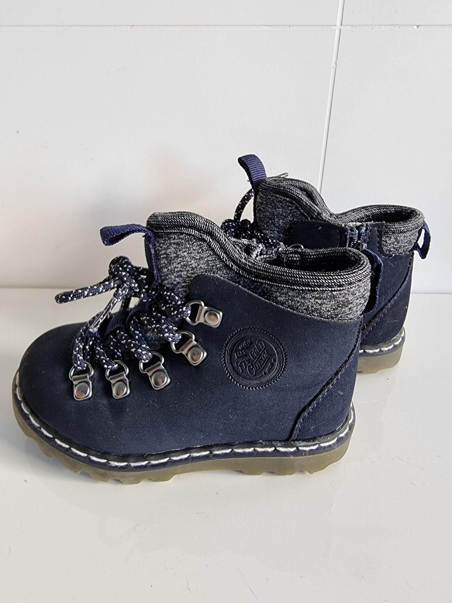 Botas bebé Zara Kids tamanho 21