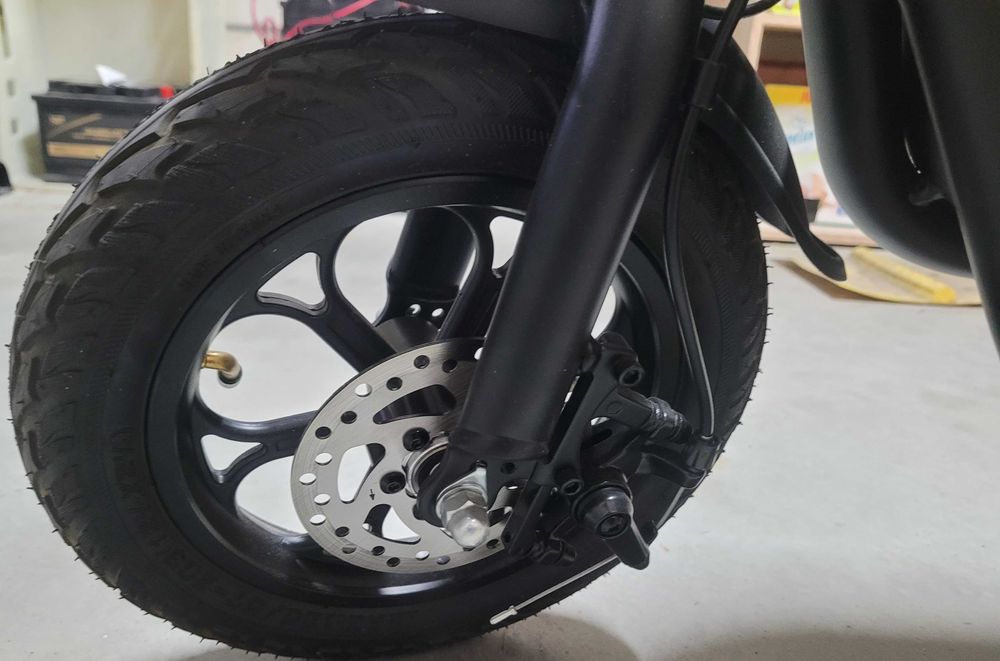 Hulajnoga elektryczna z siedziskiem skuter el. Manta 12'' MES1202H