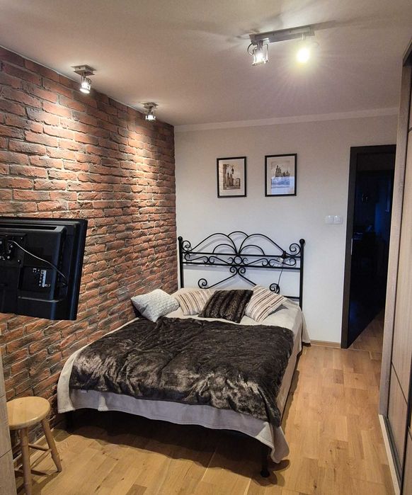 Łóżko metalowe kute z materacem o wym. 140x200 cm