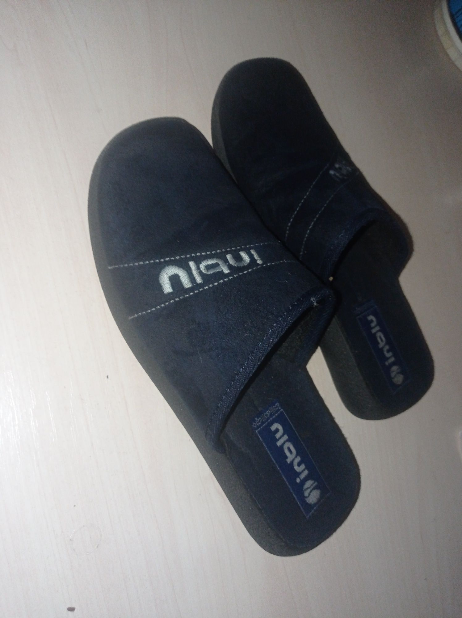 Продам тапочки домашние Inblu p.37