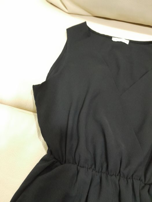 Macacão preto sem manga