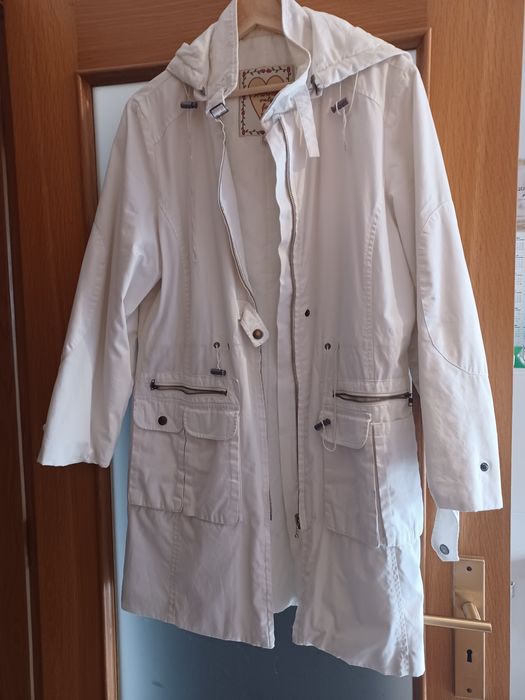 Parka branca com Carapuço removível