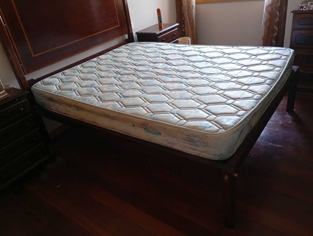 Cama de casal quarto completo