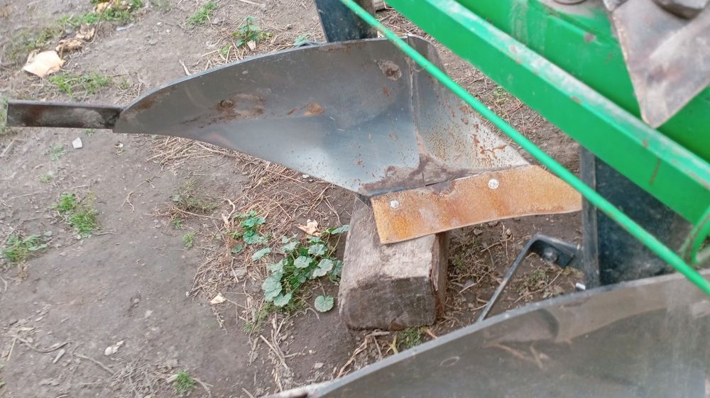 Продаю плуг 2 по 30
