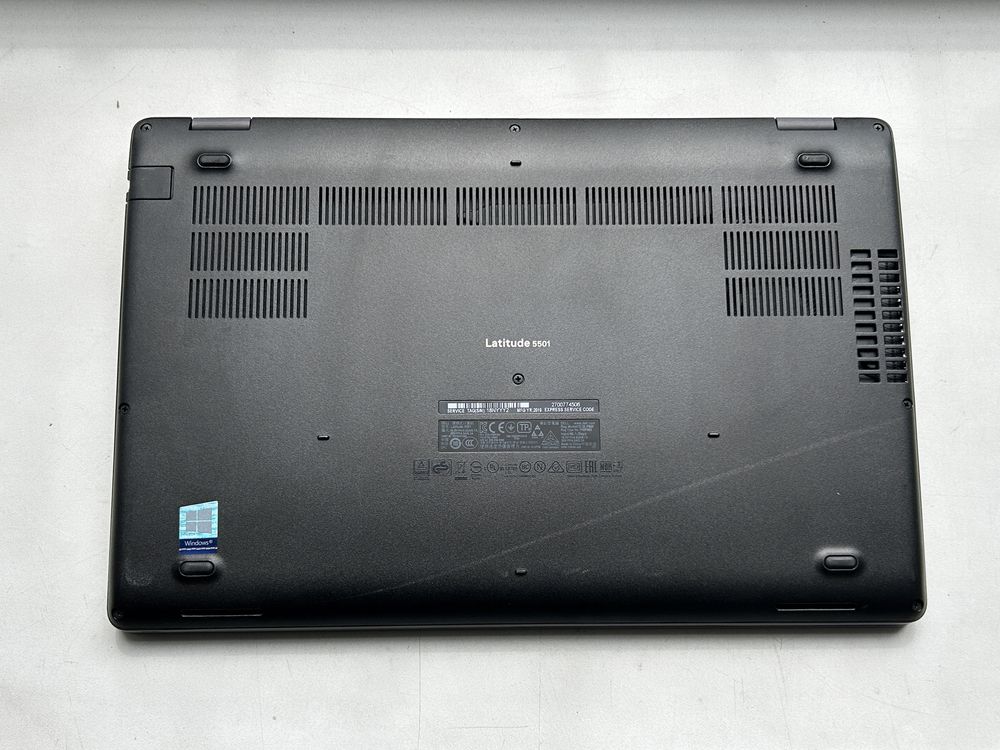 Акб 0% / Dell Latitude 5501 HD / i5-9400h / 16Gb / 256Gb ssd + 500Gb