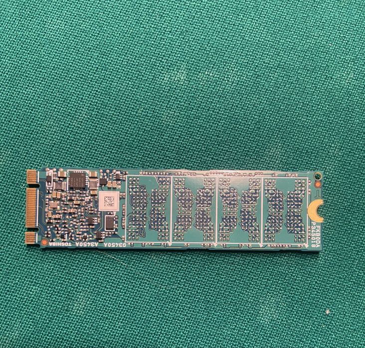 SSD Toshiba m.2 2280 512gb sata III (THNSNJ512GDNU A)