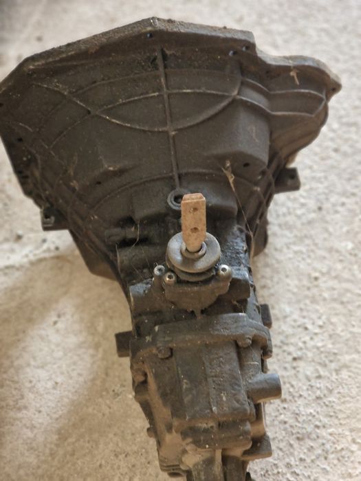 Vende-se Caixa de velocidades Ford Transit