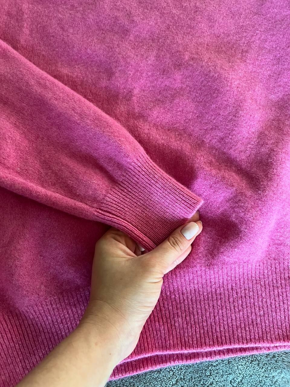 Шерстяной свитер розового цвета