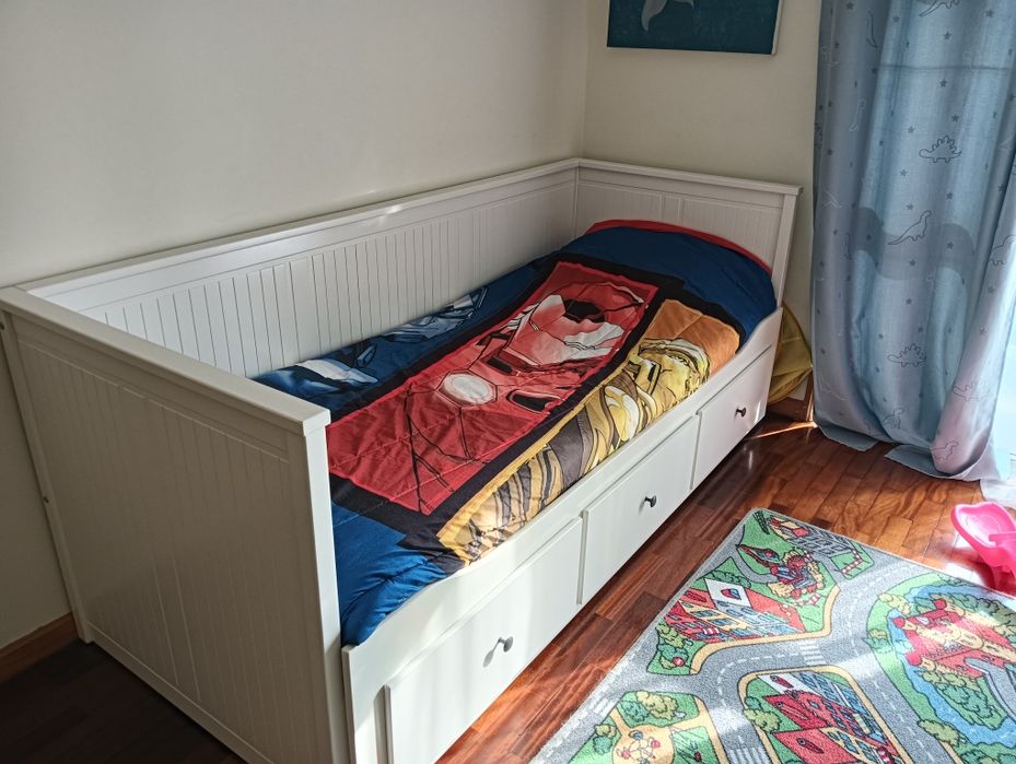 Cama hemnes com colchão incluído