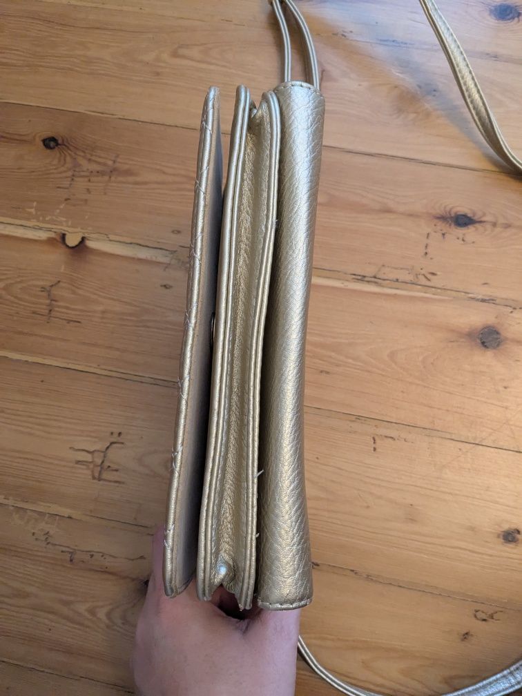 Złota pikowana torebka na ramię crossbody