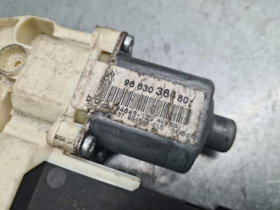 Motor vidro frente esquerdo PEUGEOT 407 (6D_)