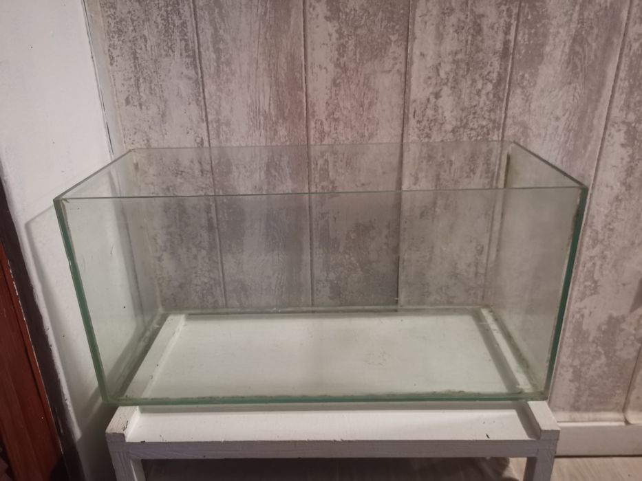 Aquário grande em vidro