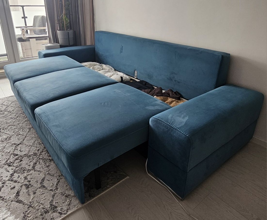 Sofa z pojemnikiem i funkcją spania, pufa gratis!