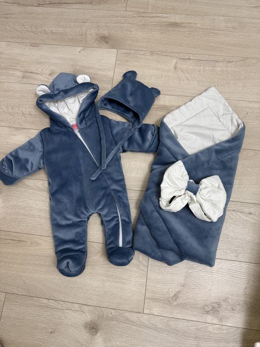Набір на виписку. Комбінезон та конверт.
