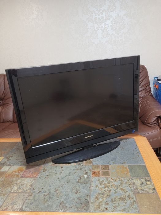Телевізор Grundig 32VLC 7110 C