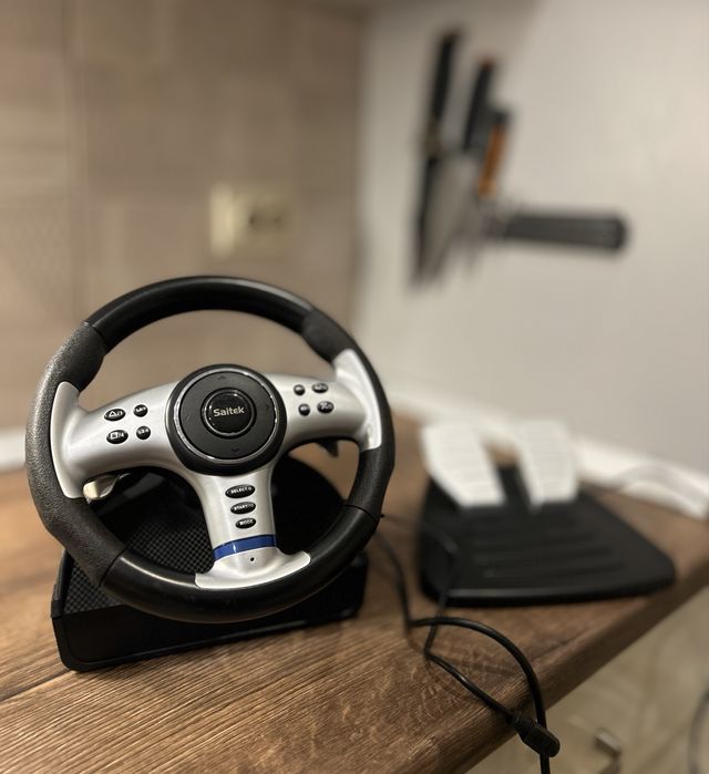 Ігровий руль з педалями Saitek PW21