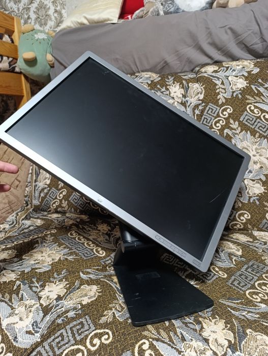 Продам монітори hp E241i IPS display та dell