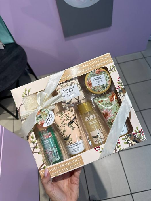 Подарунковий набір Body care collection magnolia fragrance для догляду