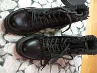 Czarne buty zimowe trapery ocieplane rozmiar 36