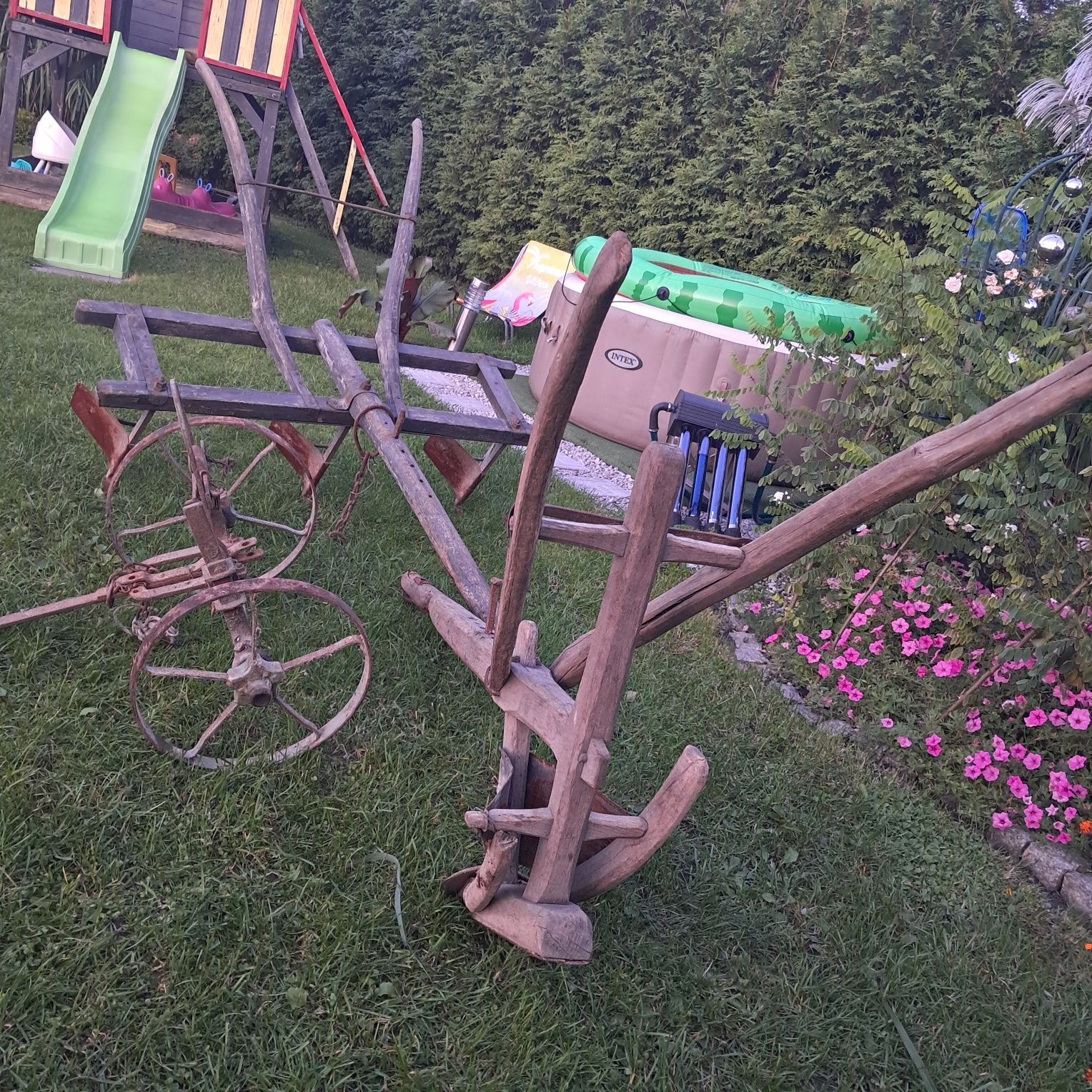 Maszyny retro do ogrodu
