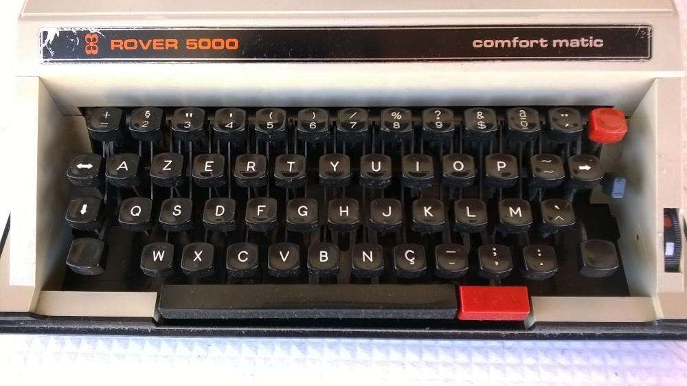 Máquina de escrever Rover 5000
