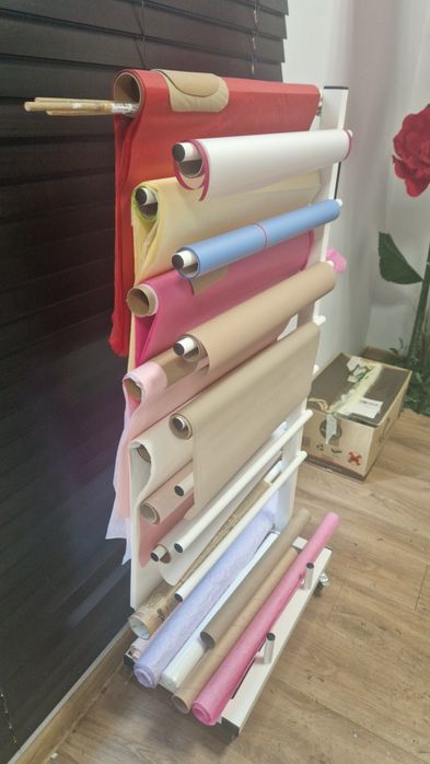 Stojak na folię, papier. Do kwiaciarni/biura.