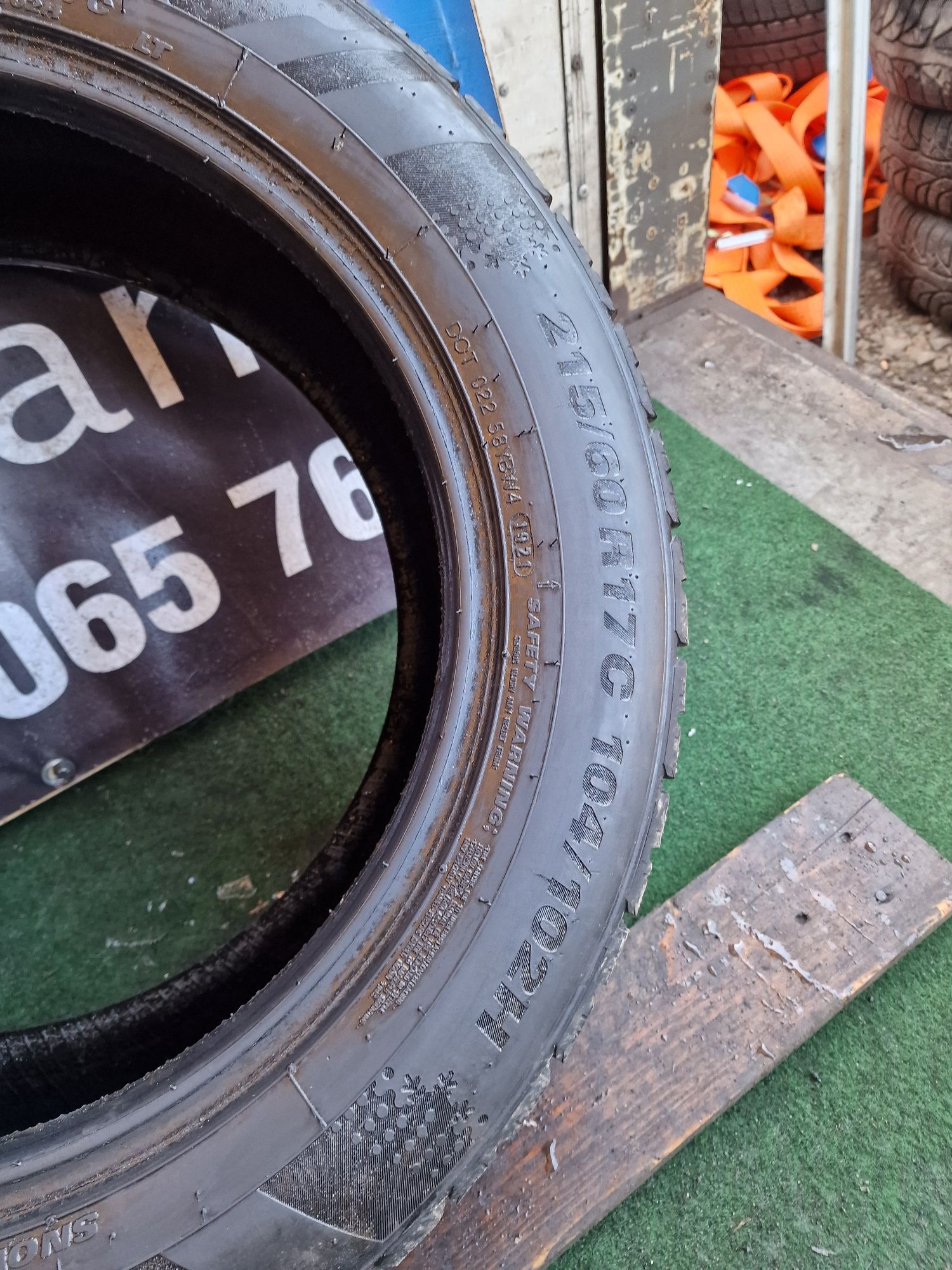 Opony zimowe 215/60/17C Kumho wzmacniane Para 8.7mm