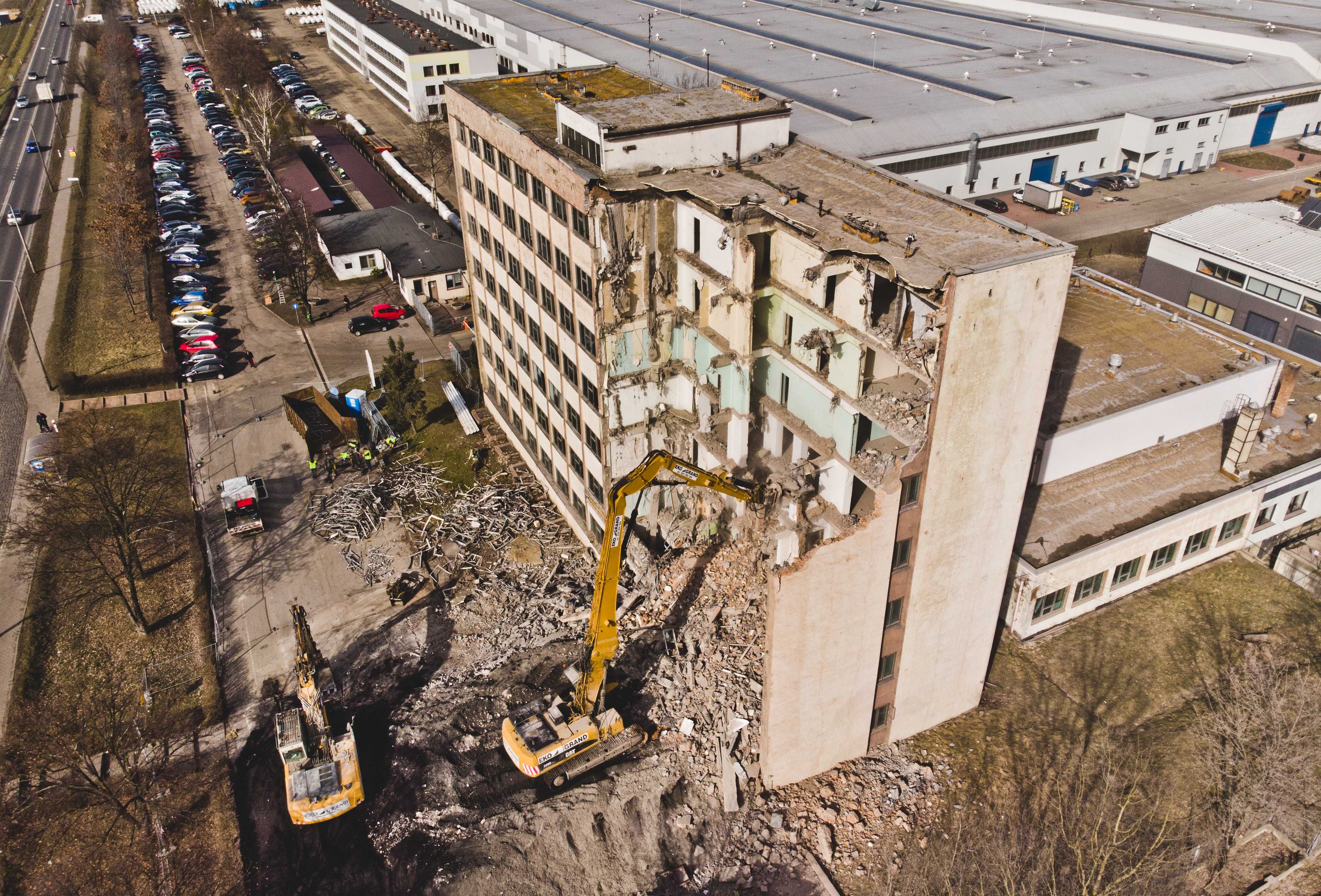 Usługa kruszarką, kruszenie gruz, beton, kamień