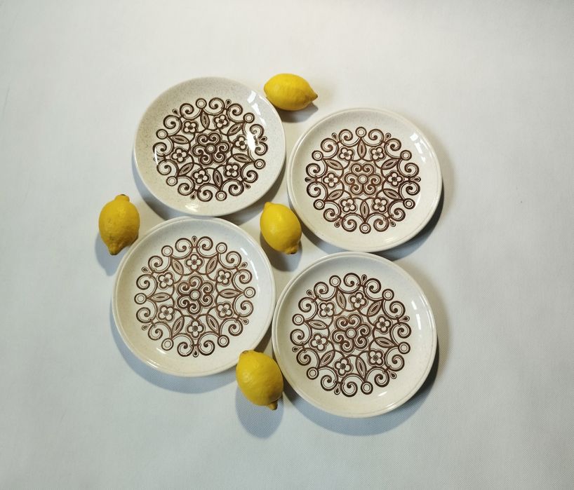 4 porcelanowe talerze obiadowe Biltons Staffordshire England