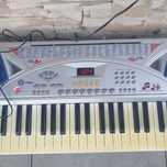 Keybord ze statywem  sprzedam