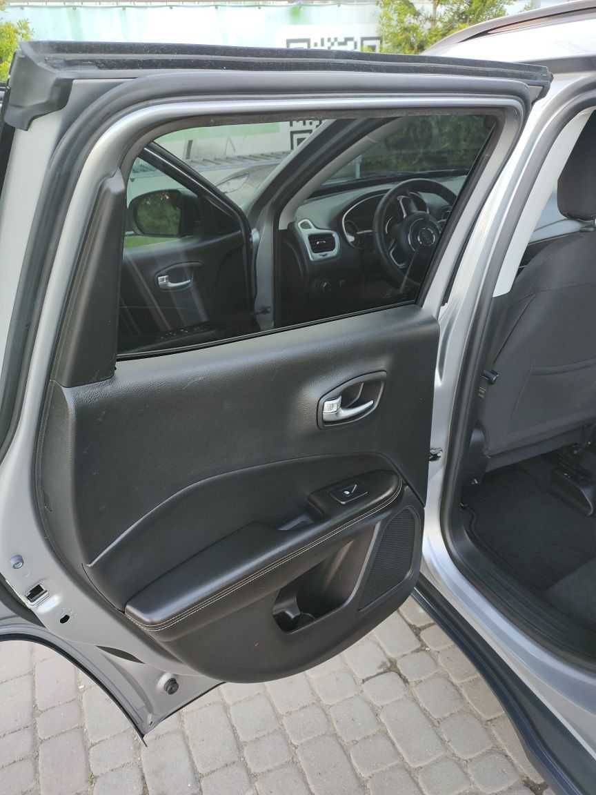 JEEP COMPASS 2018 року