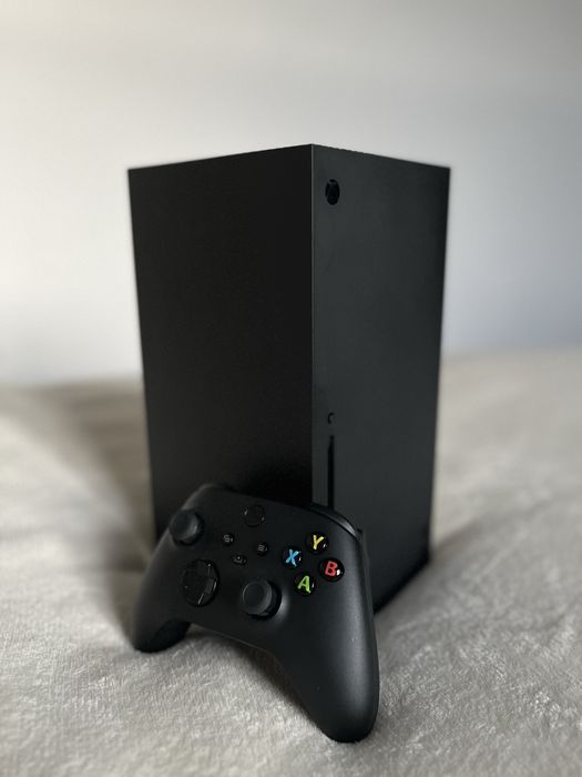 Xbox series X + pad + ładowarka