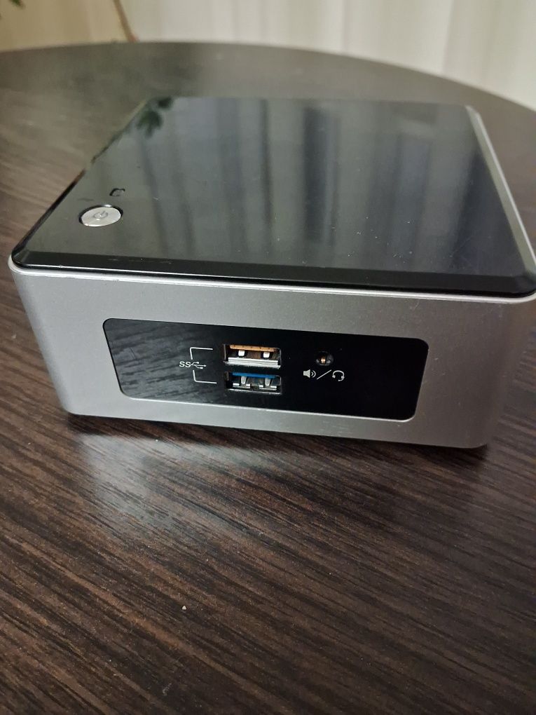 Intel NUC5CPYH міні-компютер