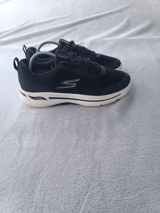 Женские кроссовки Skechers р39