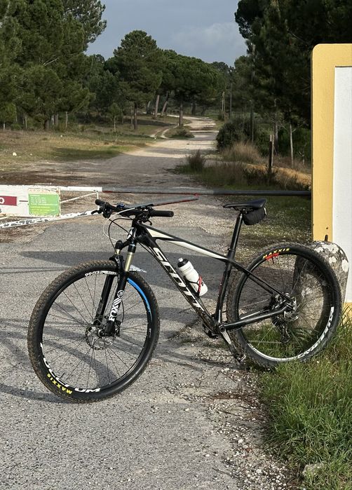 Bicicleta Scott Scale 910 - Carbono
